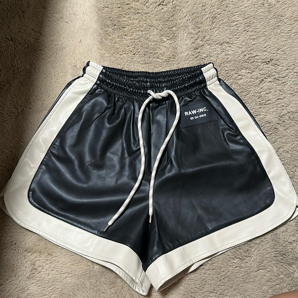 Raw Pants - Women’s Leather Black/Beige Shorts Size S